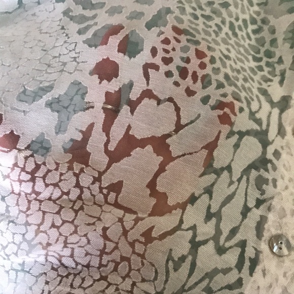 White Leopard print sheer lace button front shirt XL animal print abalone button - Picture 6 of 10